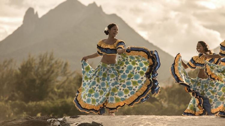 Bailarinas tradicionales en la República de Mauricio.