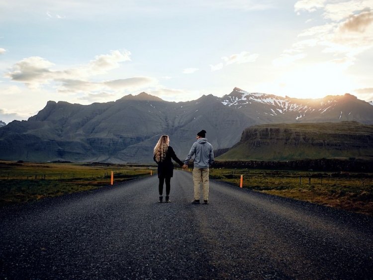 Por qué los viajes son buenos para tus relaciones románticas
