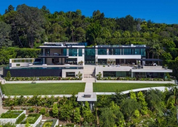Esta mansión ultramoderna en Bel Air, California está a la venta en $99 millones