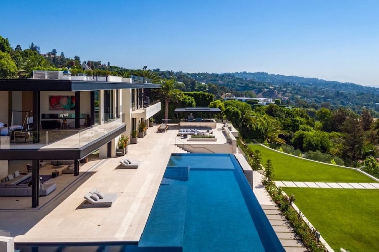 Esta mansión ultramoderna en Bel Air, California está a la venta en $99 millones