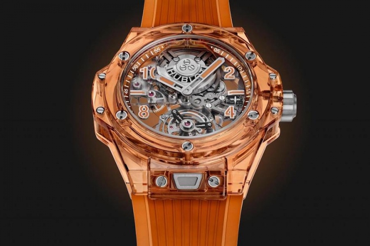 El nuevo reloj Hublot Tourbillon, de 169.000 dólares, está hecho con una caja de zafiro naranja translúcido