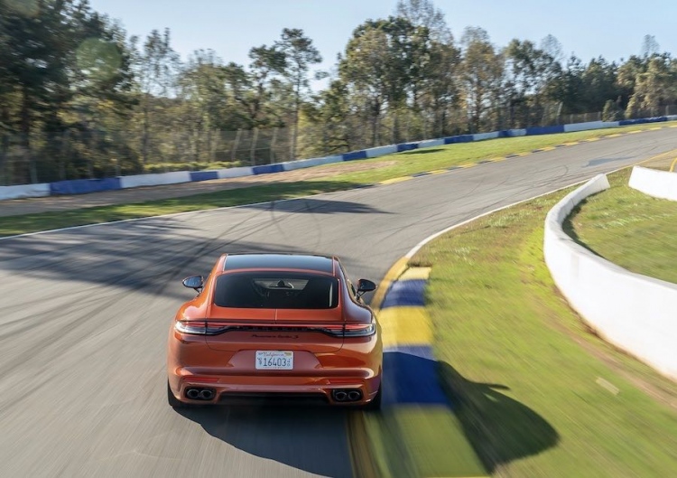 El Panamera Turbo S establece un récord de berlinas de producción en el circuito de Road Atlanta