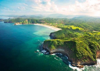 Lujoso Mukul Beach, Golf, & Spa en la Costa Esmeralda, Nicaragua