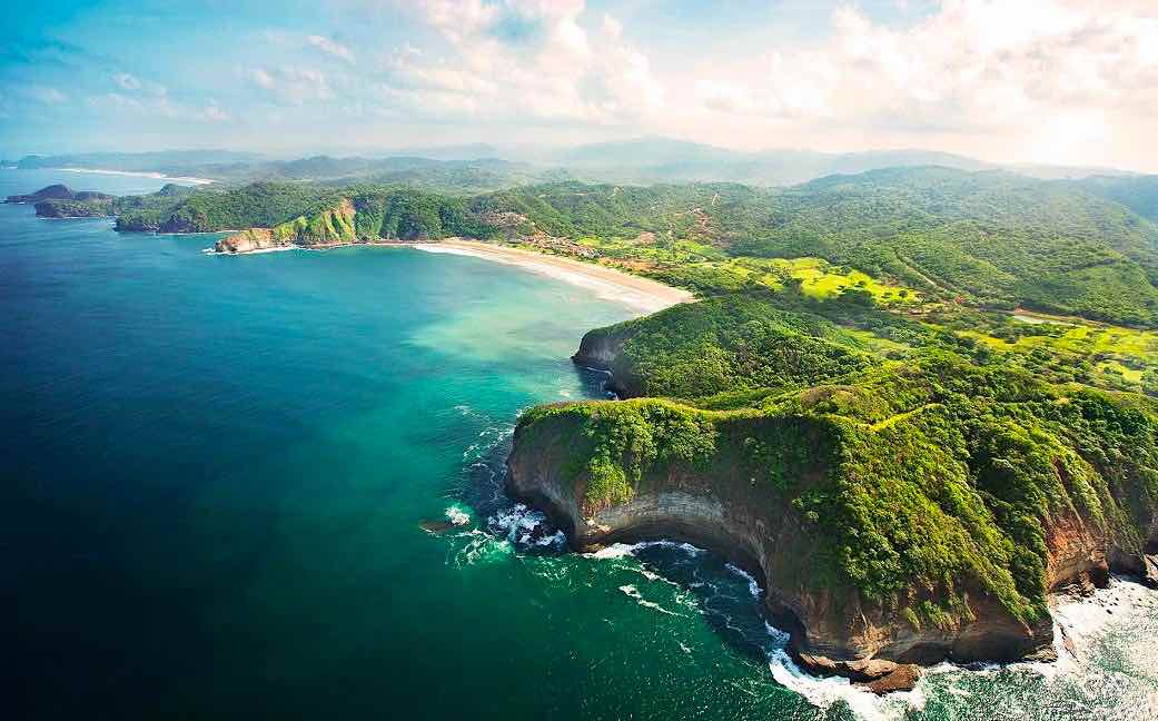 Lujoso Mukul Beach, Golf, & Spa en la Costa Esmeralda, Nicaragua