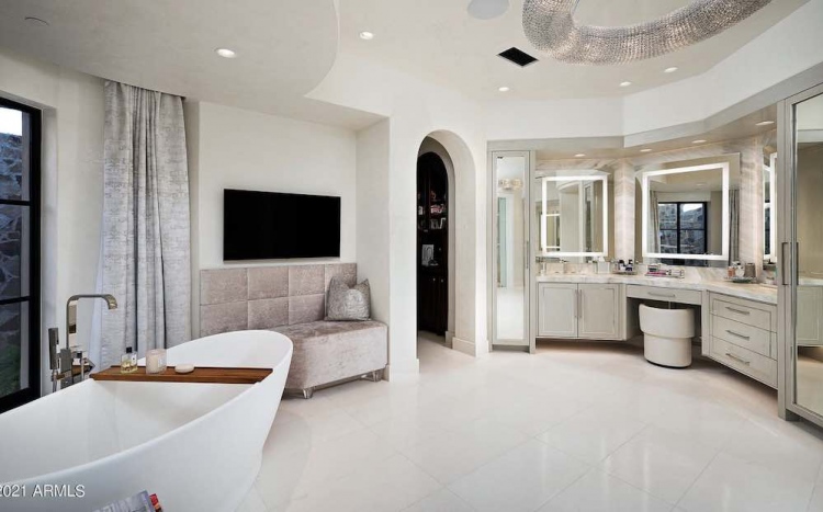 Esta hermosa casa de estilo mediterráneo de +13.000 pies cuadrados en Scottsdale, Arizona se vende por $11,7 millones