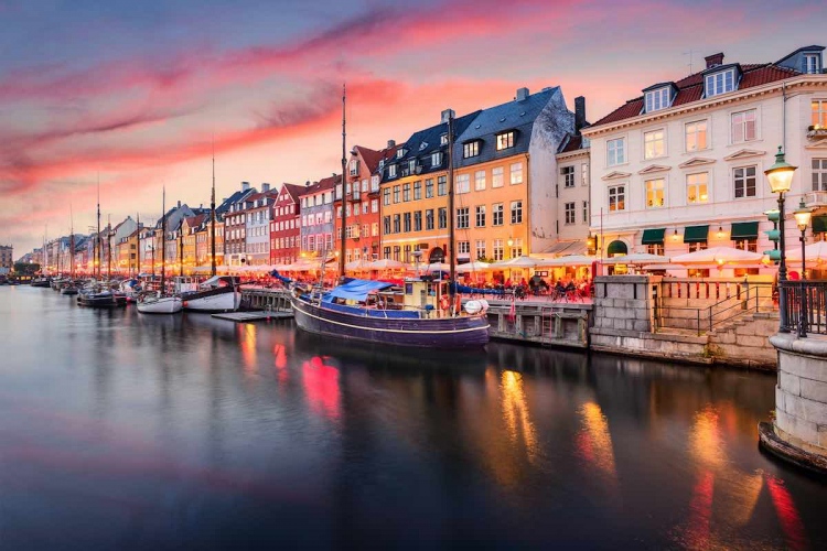 Canal de Nyhavn en Copenhague, Dinamarca.