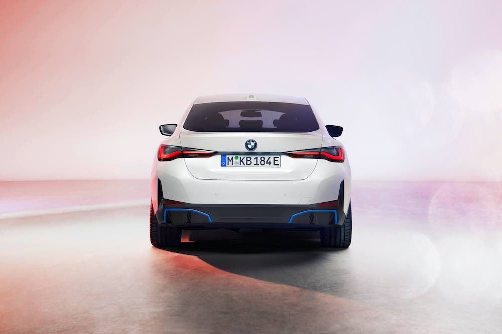 Con una potencia de hasta 390 kW / 530 hp, el coche eléctrico alemán puede acelerar de 0 a 100 km/h en 4 segundos.