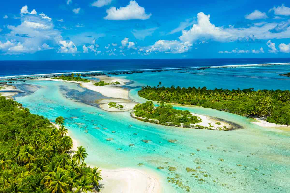 Isla atolón en la Polinesia Francesa
