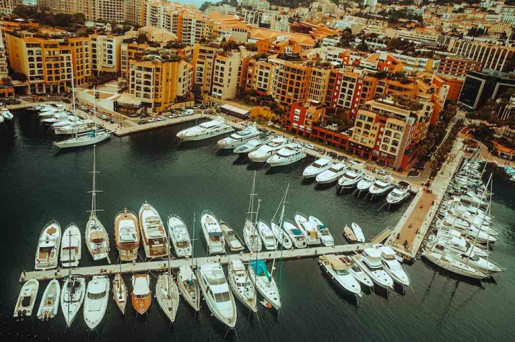 barcos en el puerto de Mónaco