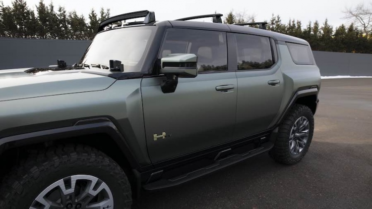 GMC ha desvelado su nuevo SUV Hummer EV 2024