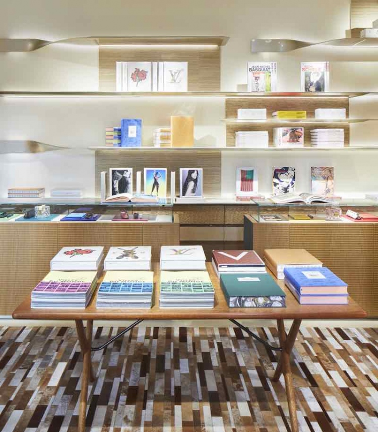 Louis Vuitton transforma su tienda de Saint-Germain-des-Prés en una librería