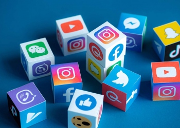 Logos de redes sociales y mensajería online, como Facebook, Instagram, YouTube, Telegram y otros.