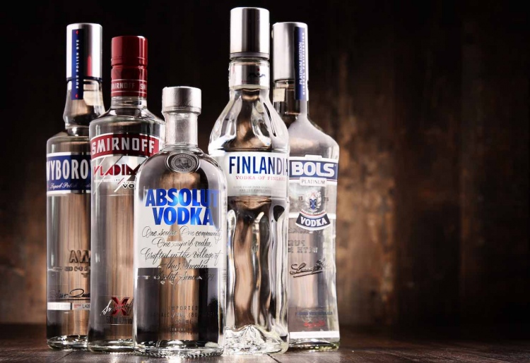El vodka es el licor de comercio internacional más grande del mundo.