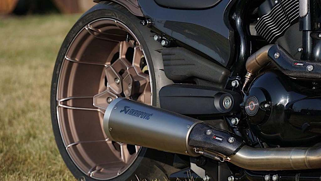 La motocicleta personalizada que presentamos aquí está basada en una Harley-Davidson V-Rod de 2014.