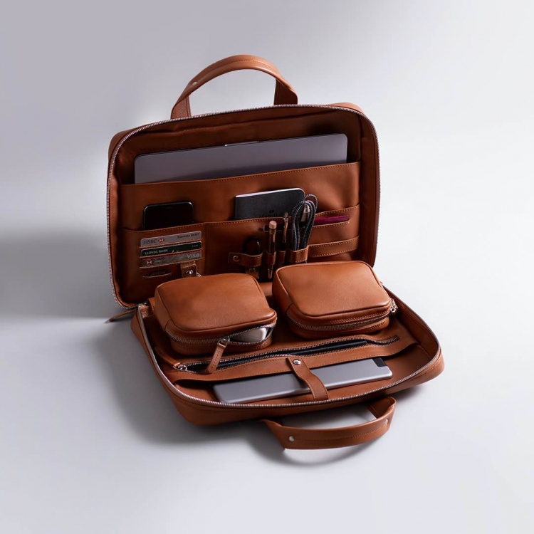 Moderno maletín Harber London para portátil de cuero hecho a mano