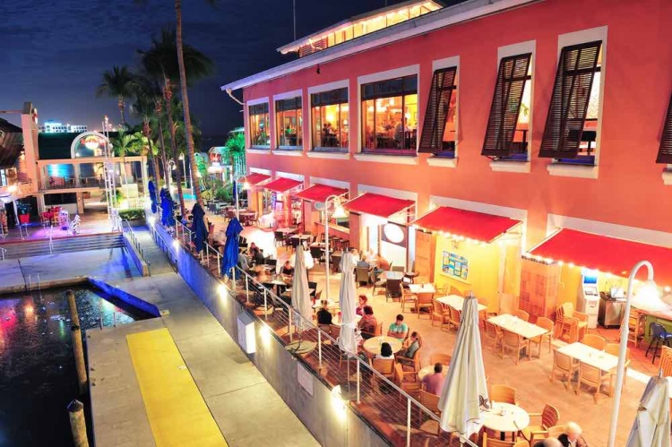 Bayside Marketplace en Miami, Florida