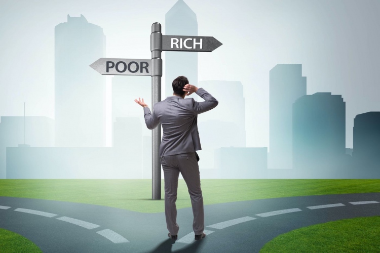 Empresario toma una decisión difícil: pobre o rico
