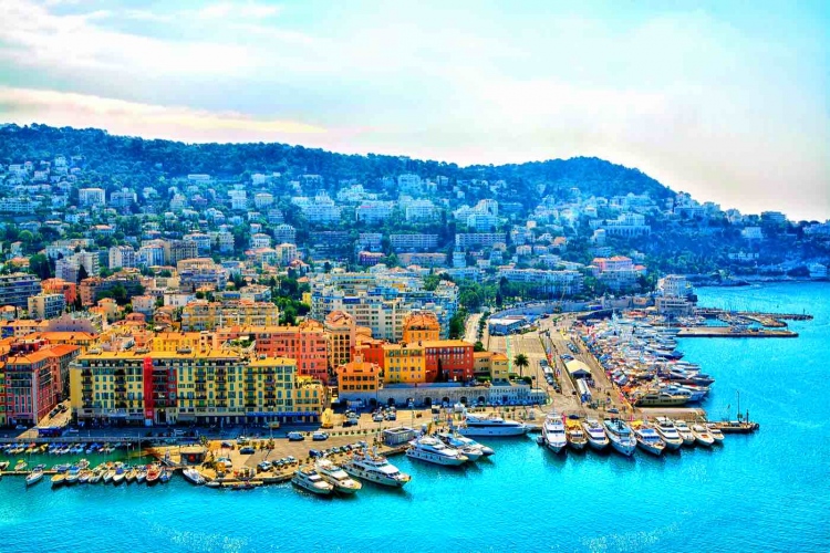 Hermosa ciudad de Niza. Resort de lujo de la riviera francesa. Cote d'Azur, Francia.