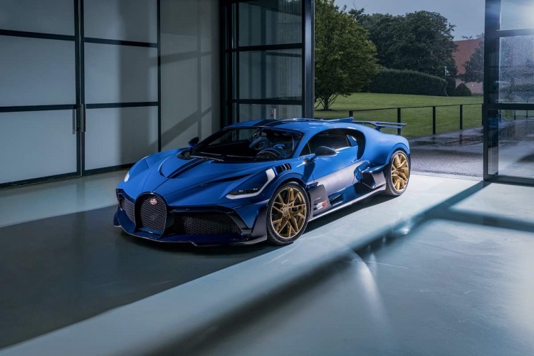 Bugatti Divo: El modelo final es entregado al cliente en Europa