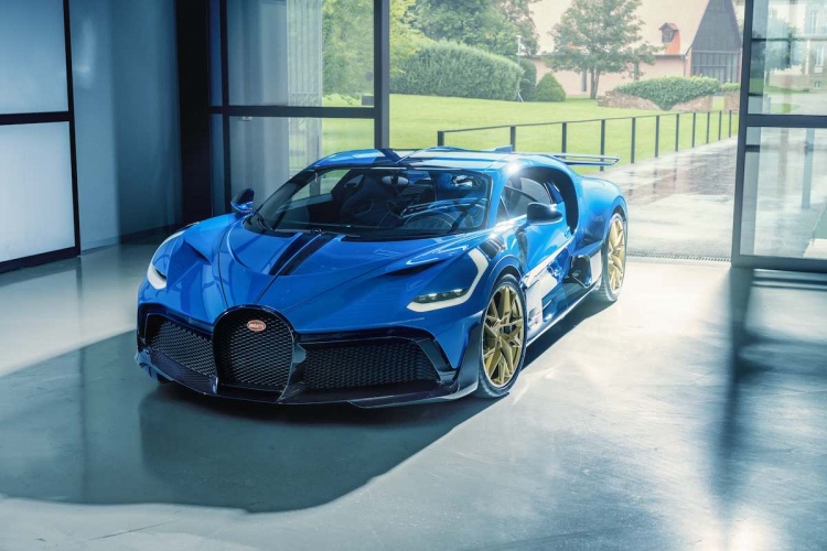 Bugatti Divo: El modelo final es entregado al cliente en Europa