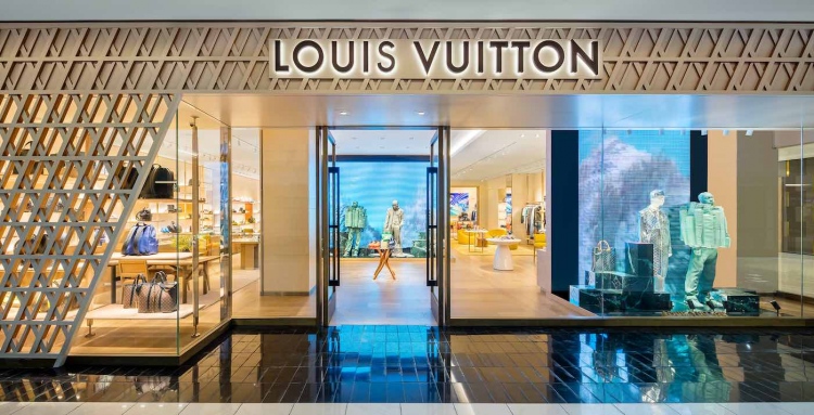 Louis Vuitton transforma su tienda de Saint-Germain-des-Prés en una  librería - Mega Ricos