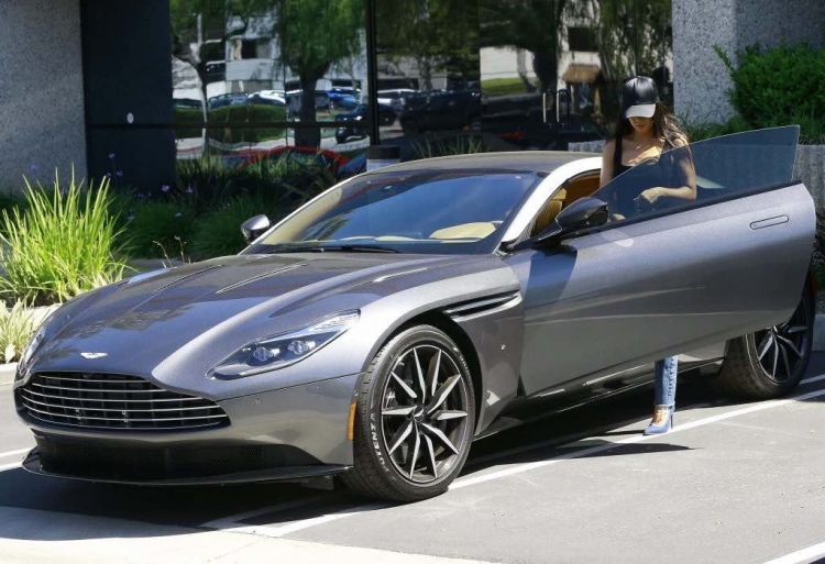 Aston Martin DB11 de Kourtney Kardashian