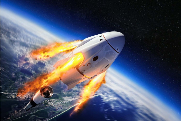 Nave espacial Dragon de la empresa estadounidense SpaceX en el espacio