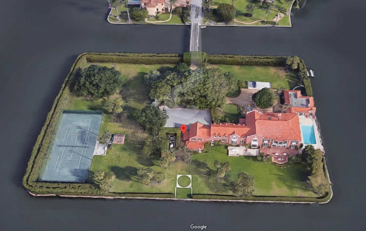 La icónica mansión de Tarpon Island en Palm Beach regresa al mercado con un precio de $120 millones