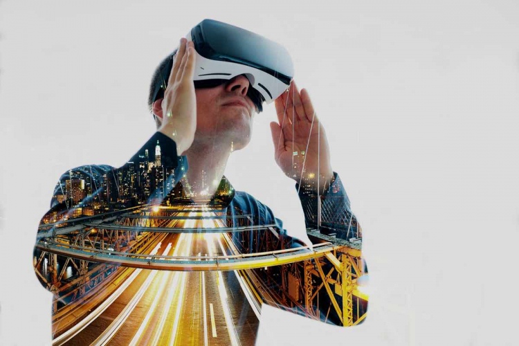 Hombre con gafas de realidad virtual. Metaverso, concepto de tecnología futura.