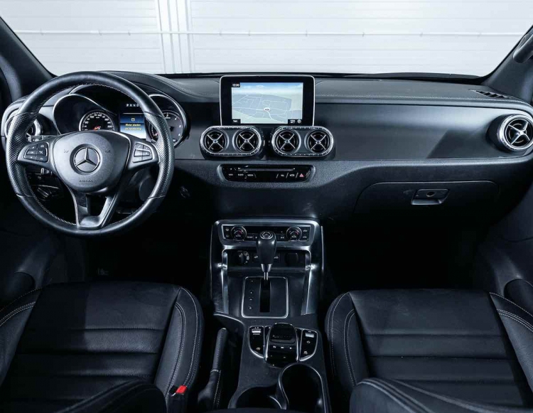 Camioneta pickup Mercedes-Benz X 350D 6×6 "Black Edition"