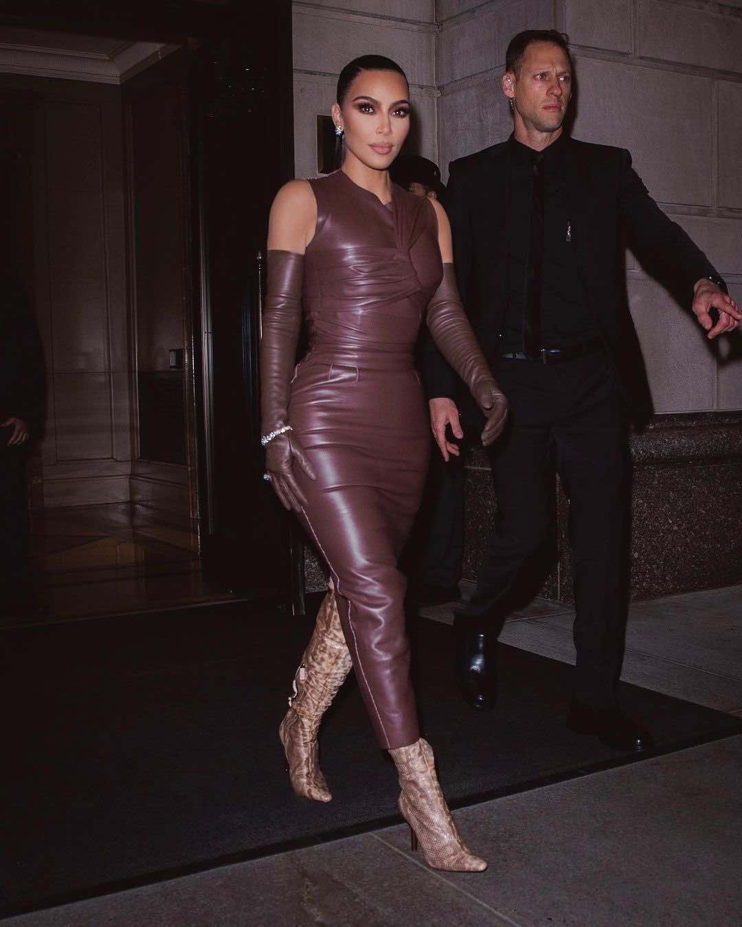 El vestido de cuero marrón que la estrella de la telerrealidad, de 41 años, lució en el evento de la revista Wall Street Journal: The Innovator Awards 2021.