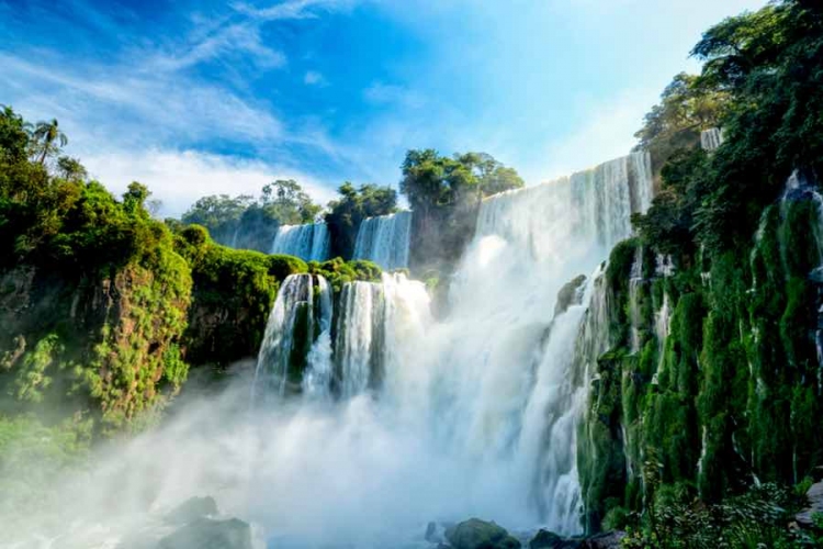 Cataratas en el Parque Nacional Iguazú.