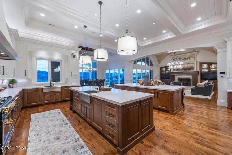 Esta casa en Utah con cancha de baloncesto cubierta está a la venta por 8,75 millones de dólares.