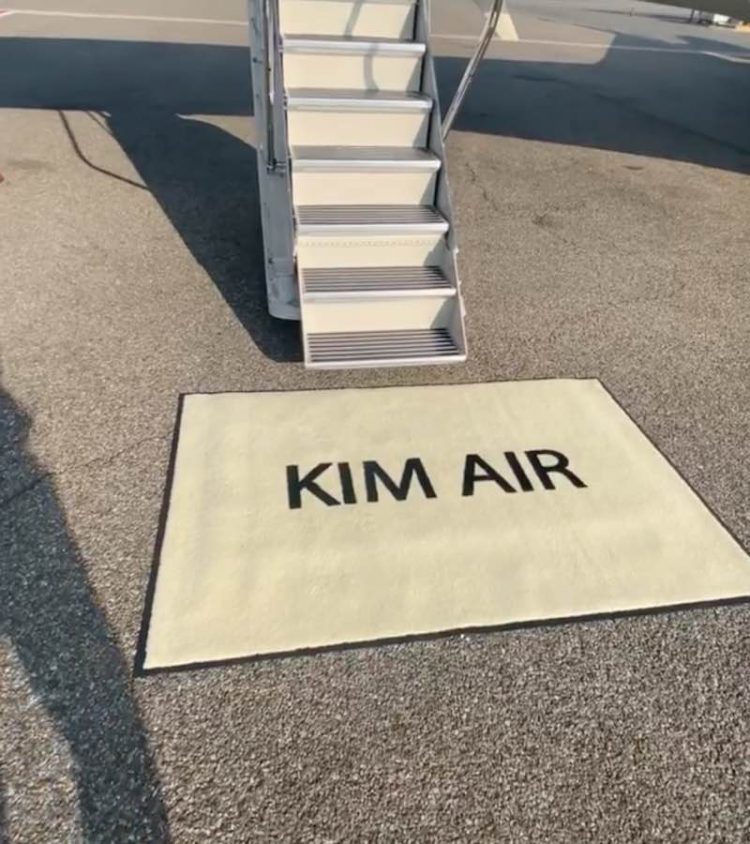 El nuevo jet privado de Kim Kardashian 'hecho a medida'