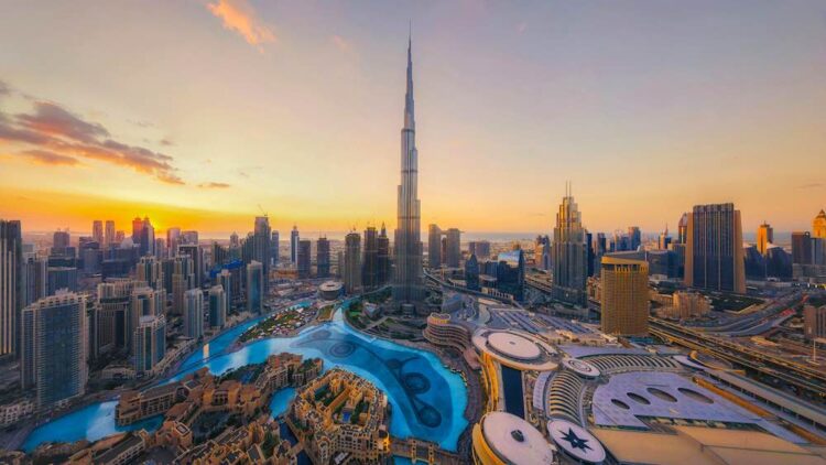 En Dubái, disfrute de espectaculares desde el piso 122 del Burj Khalifa.