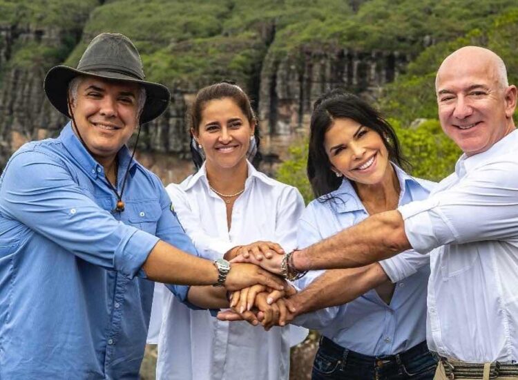 Jeff Bezos, Lauren Sanchez y el presidente de Colombia