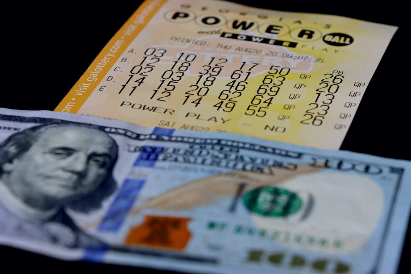 Un solo boleto gana el premio mayor del Powerball de $473,1 millones -- Que hacer primero si eres el ganador