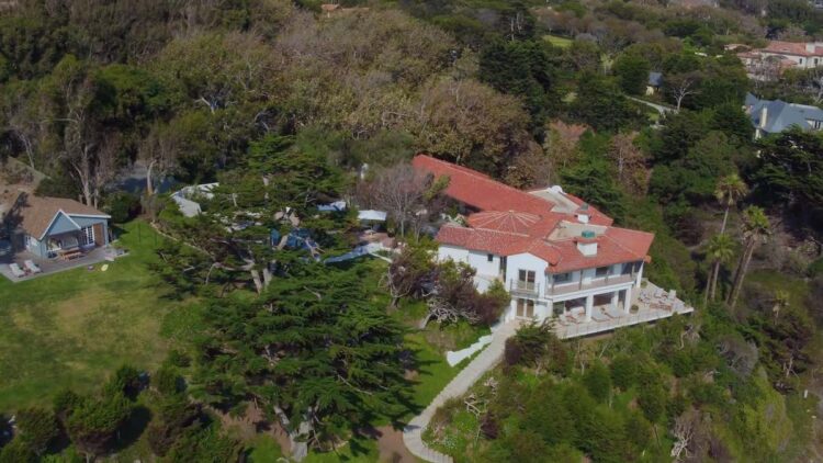 Kim Kardashian paga 70 millones de dólares por la antigua propiedad de Cindy Crawford en Malibú