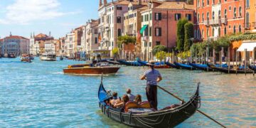 Paseando por Venecia en Gondola