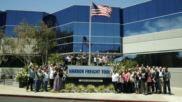 Sede principal de Harbor Freight Tools en California. Wikipedia