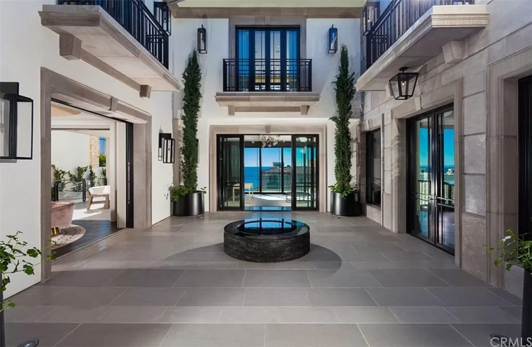 Esta increíble mansión de lujo recien construida en Dana Point, California está a la venta por $26,9 millones